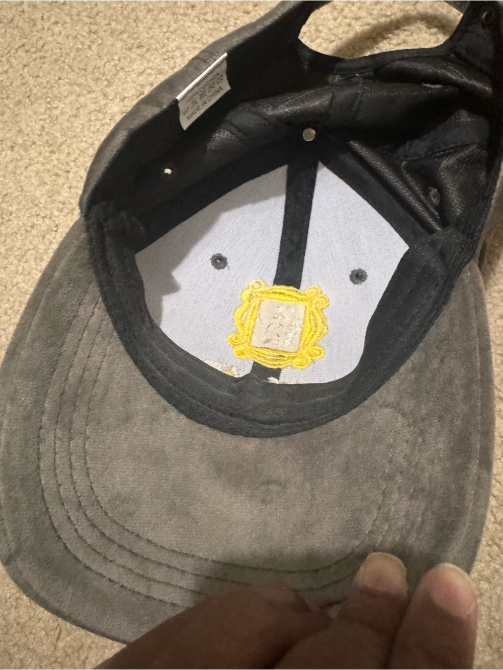 Friends cap - Picture 4 of 8